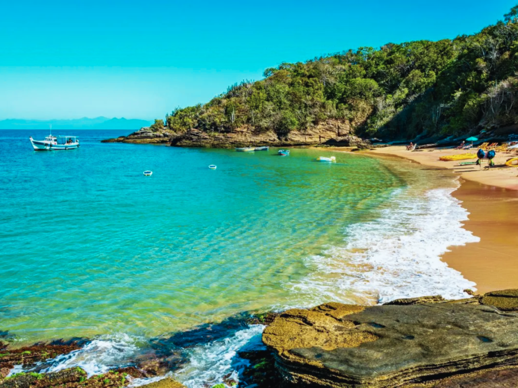 Imagem da praia de Búzios, no Rio de Janeiro